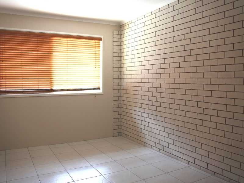 Unit 2/68 James Road, Beachmere QLD 4510