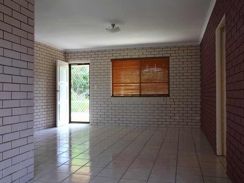 Unit 2/68 James Road, Beachmere QLD 4510