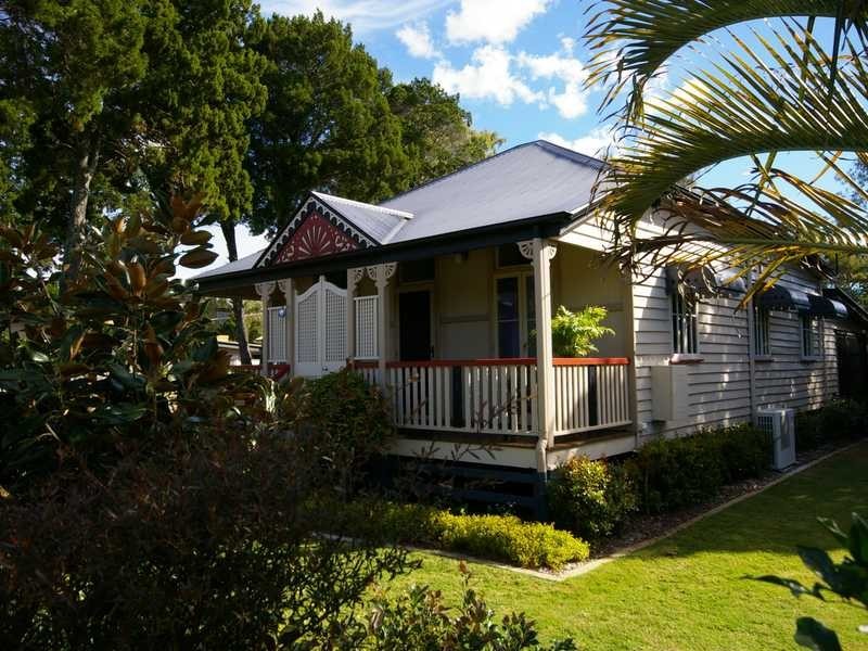 4 Moreton Terrace, Beachmere QLD 4510
