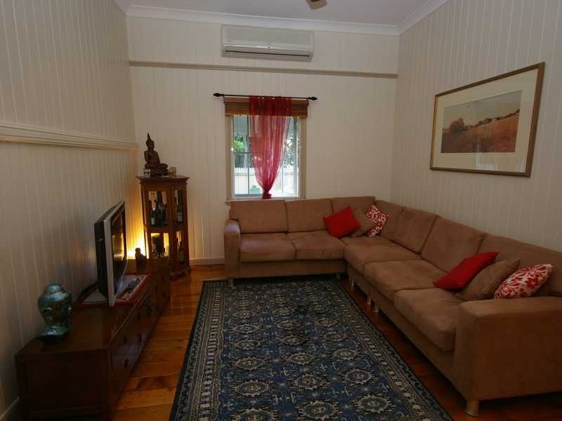 4 Moreton Terrace, Beachmere QLD 4510