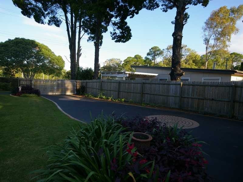 4 Moreton Terrace, Beachmere QLD 4510