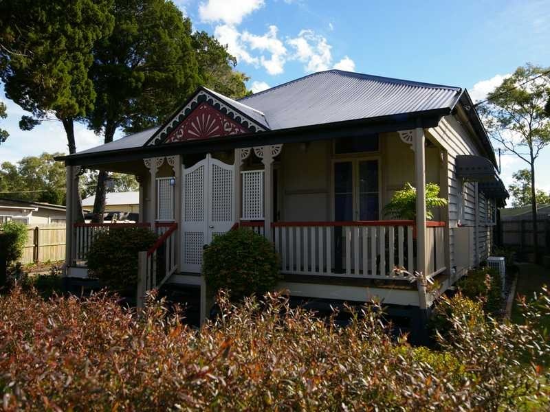 4 Moreton Terrace, Beachmere QLD 4510