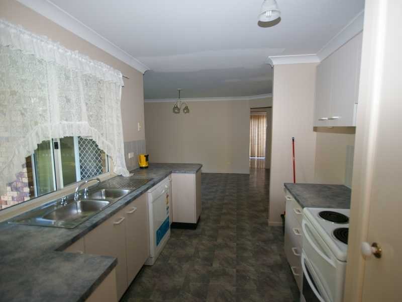 14 Intrepid Court, Beachmere QLD 4510