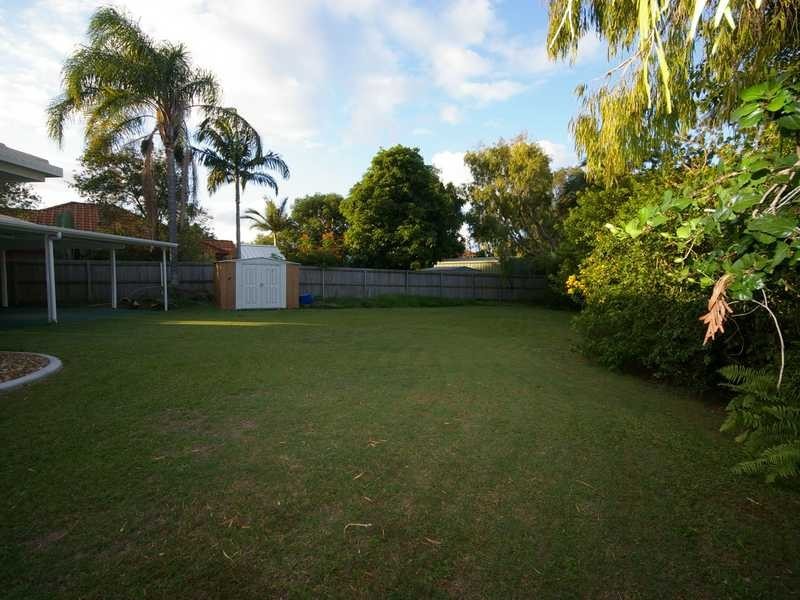 14 Intrepid Court, Beachmere QLD 4510