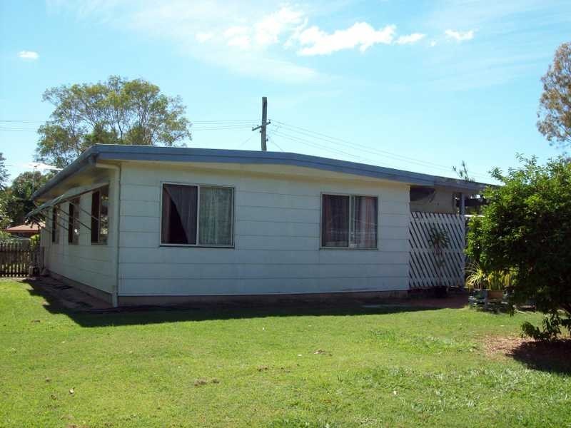 32 Dwyer Street, Beachmere QLD 4510