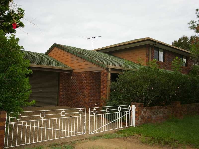 1 Lalroy Street, Beachmere QLD 4510