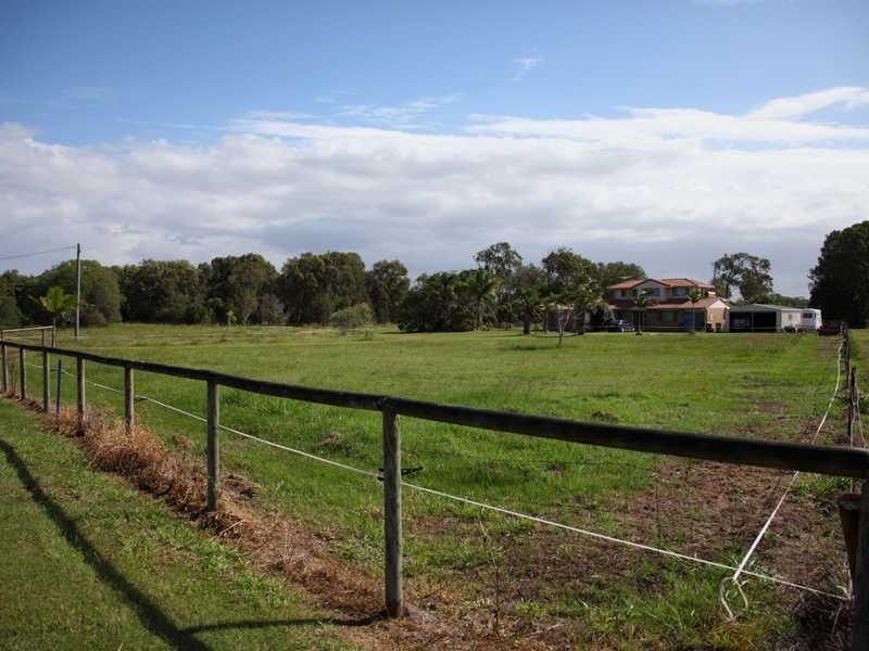 194 Bishop Road, Beachmere QLD 4510