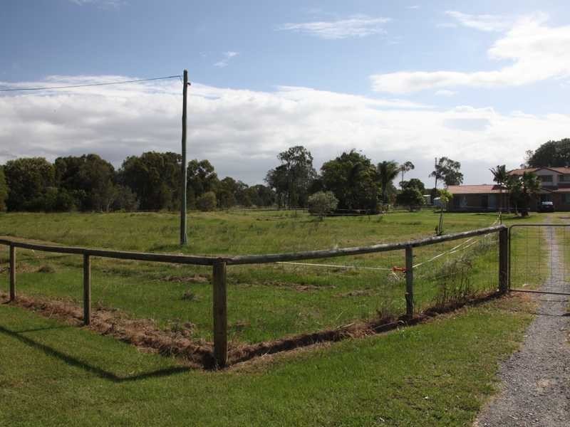 194 Bishop Road, Beachmere QLD 4510