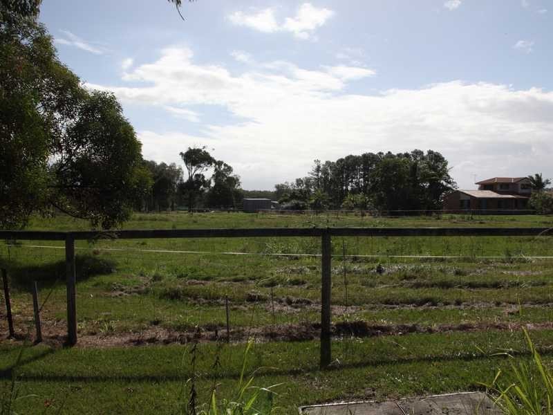194 Bishop Road, Beachmere QLD 4510