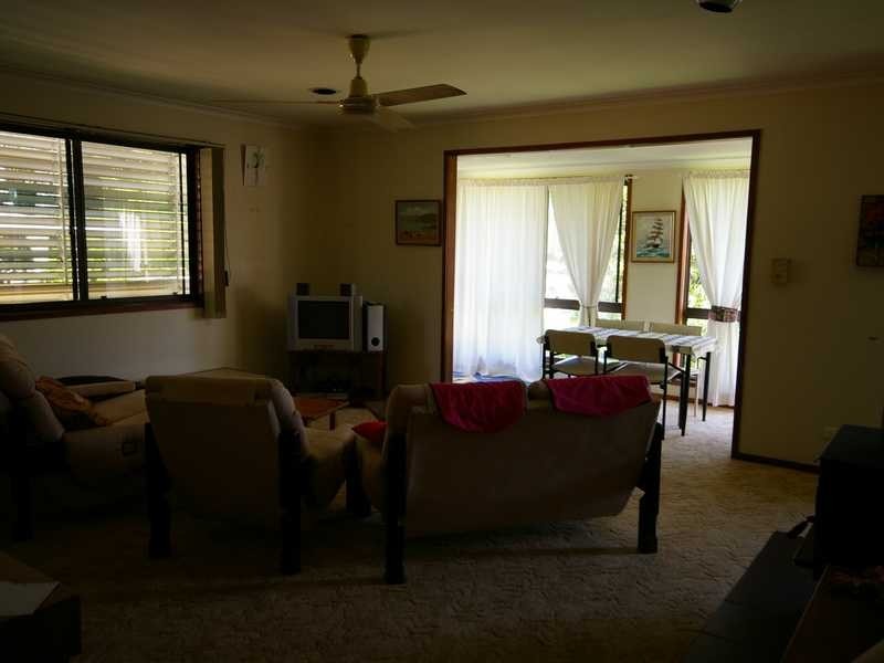 15 Riversleigh Road, Beachmere QLD 4510