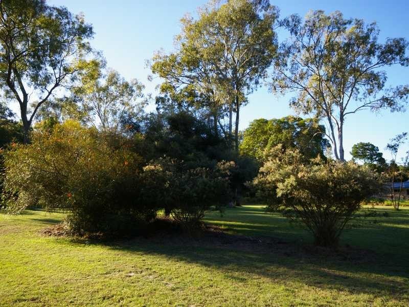 24 Wallace Road, Beachmere QLD 4510