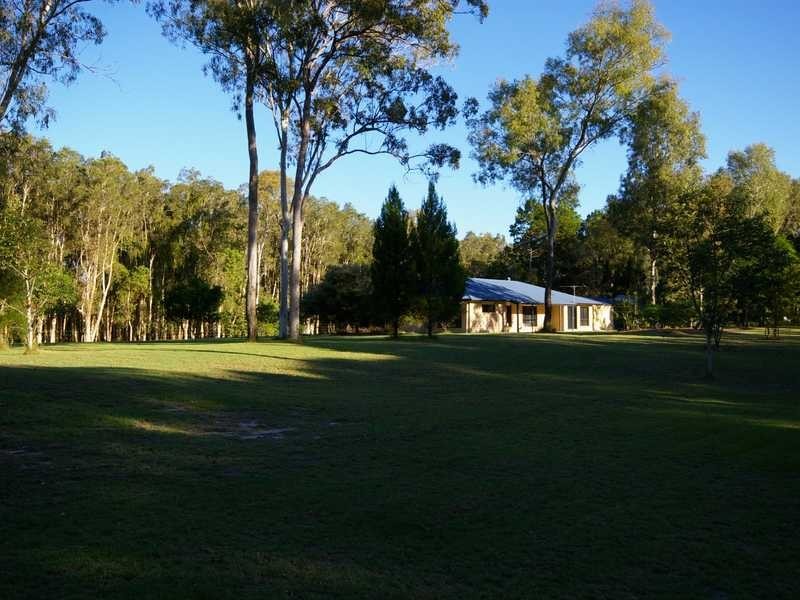 24 Wallace Road, Beachmere QLD 4510