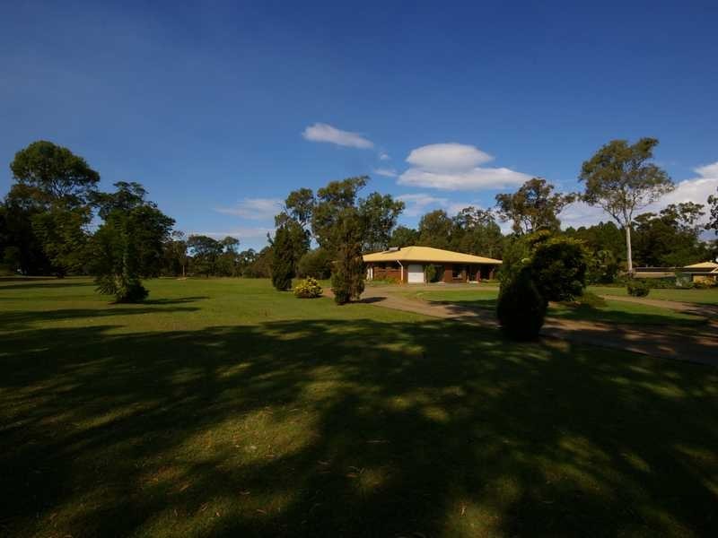 395 Bishop Road, Beachmere QLD 4510
