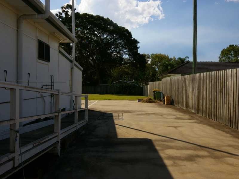 866 Beachmere Road, Beachmere QLD 4510
