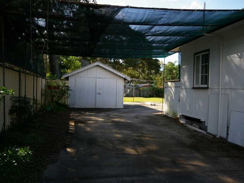 866 Beachmere Road, Beachmere QLD 4510