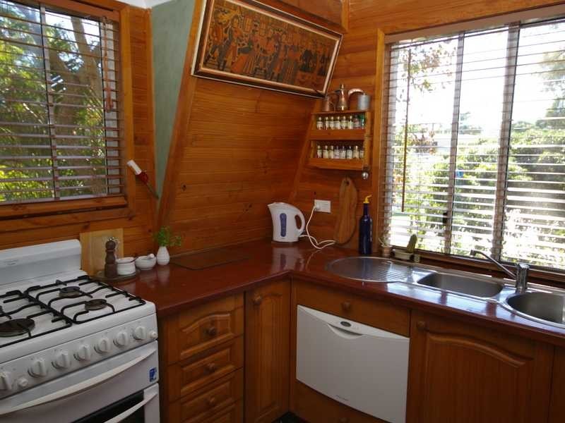 12 Riversleigh Rd, Beachmere QLD 4510