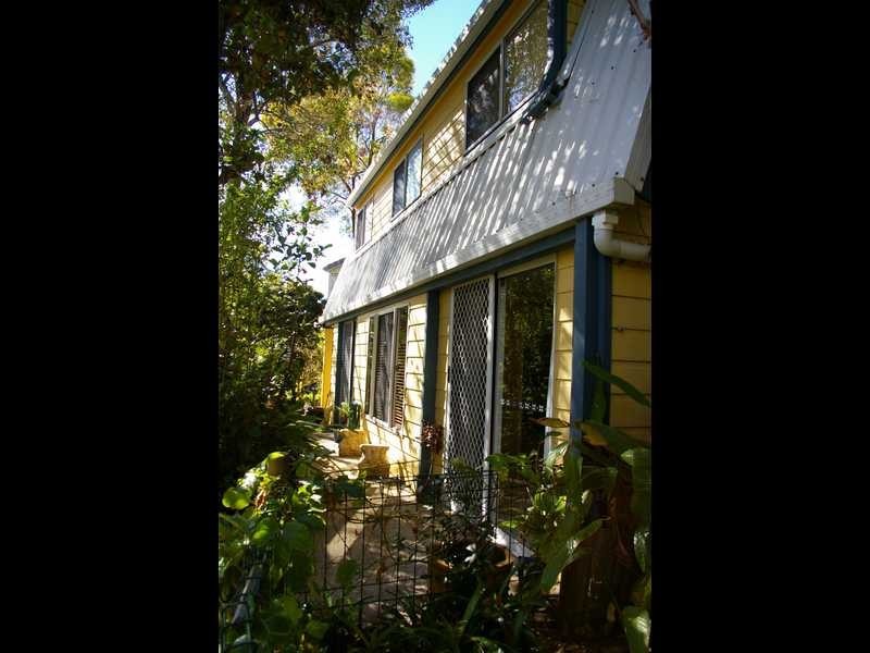12 Riversleigh Rd, Beachmere QLD 4510
