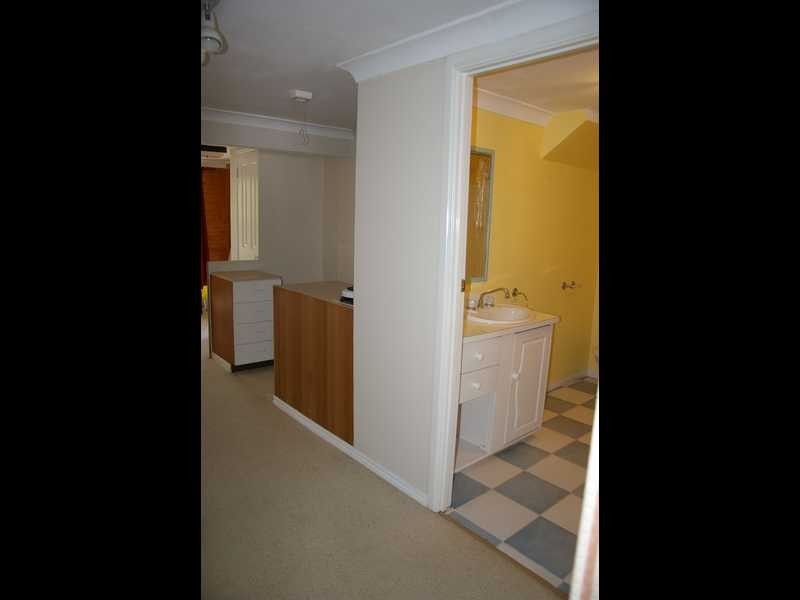 12 Riversleigh Rd, Beachmere QLD 4510