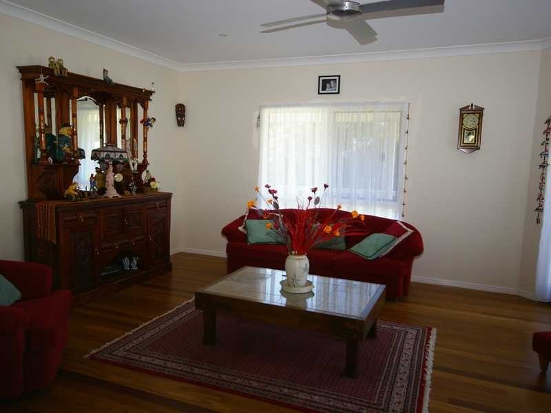 6 Phillip Street, Beachmere QLD 4510