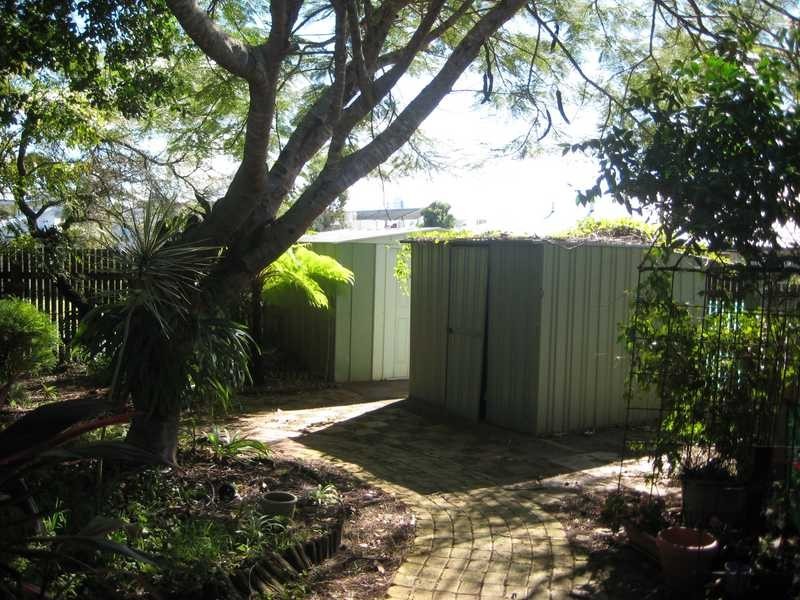 12 James Road, Beachmere QLD 4510