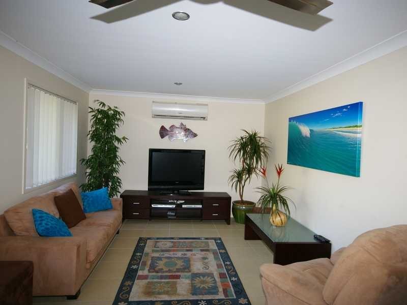 8 Dixon Court, Beachmere QLD 4510