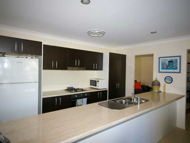 8 Dixon Court, Beachmere QLD 4510