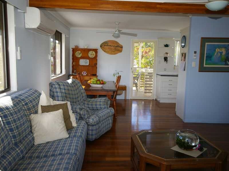 9 Fiona Street, Beachmere QLD 4510