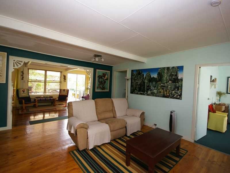 10 Gibson Street, Beachmere QLD 4510