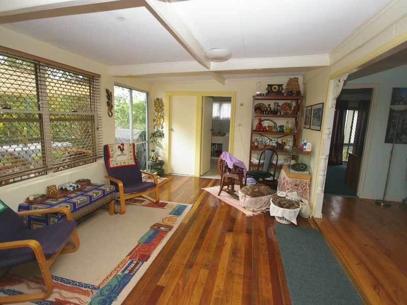 10 Gibson Street, Beachmere QLD 4510