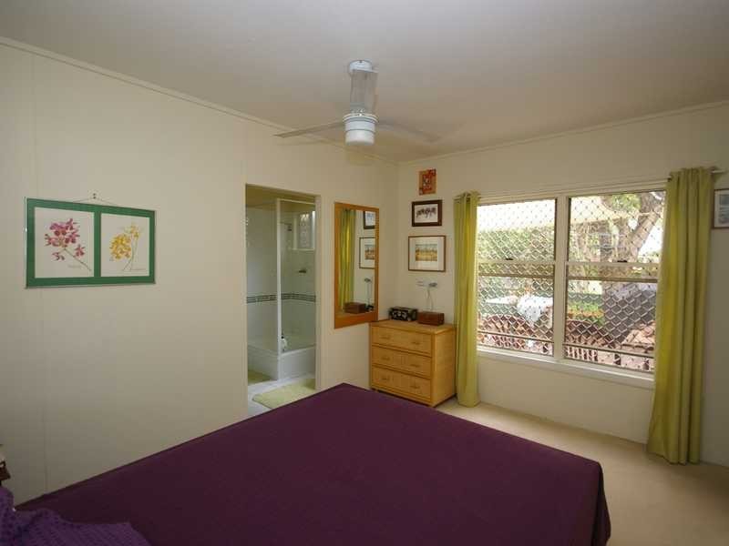 10 Gibson Street, Beachmere QLD 4510