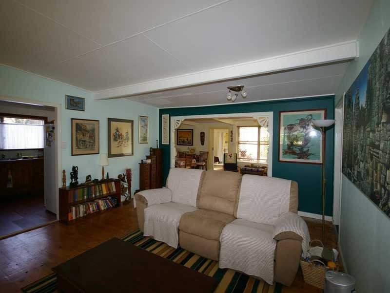 10 Gibson Street, Beachmere QLD 4510