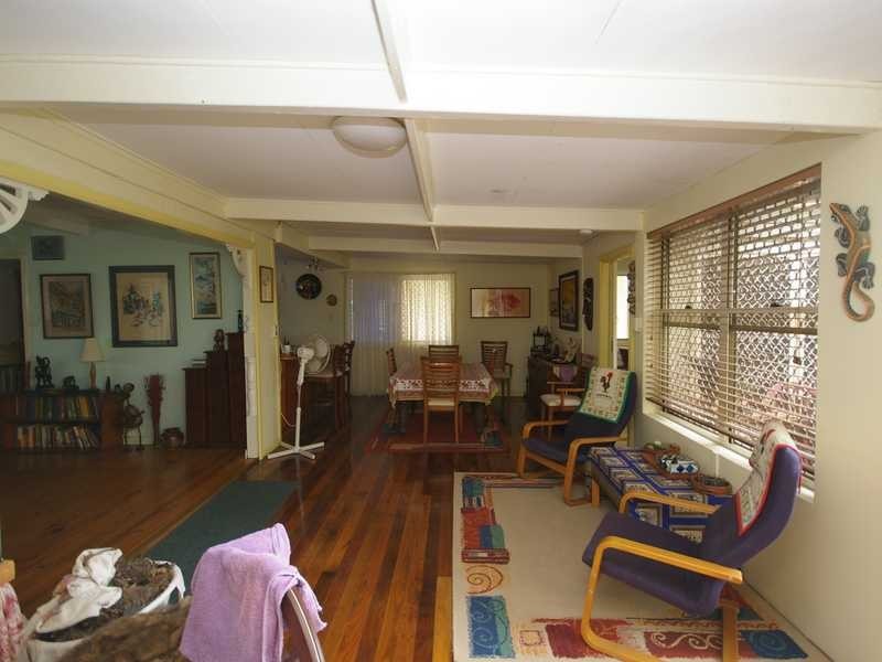 10 Gibson Street, Beachmere QLD 4510