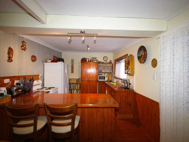 10 Gibson Street, Beachmere QLD 4510