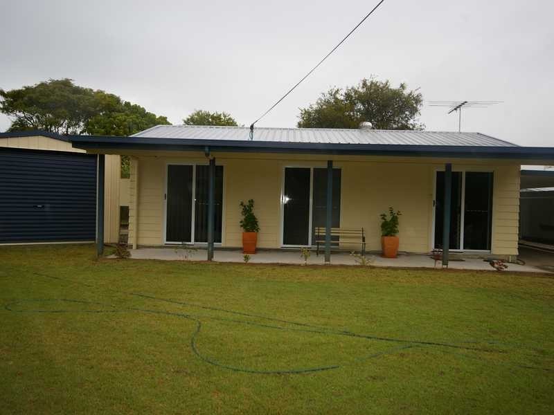 16 Patrick Street, Beachmere QLD 4510