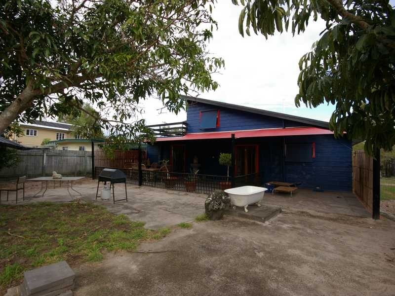 17 Dwyer Street, Beachmere QLD 4510