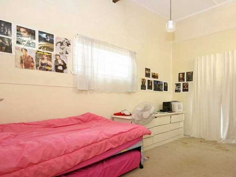 6 Moreton Terrace, Beachmere QLD 4510