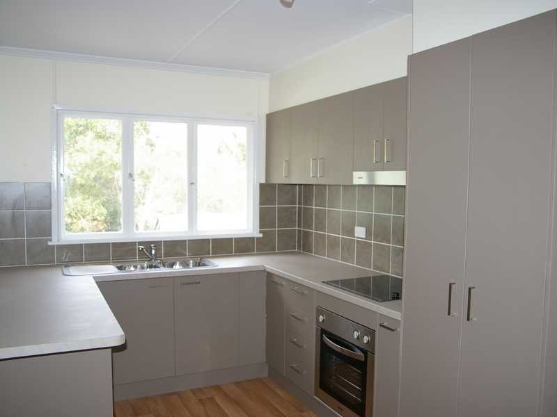 2 Whiting Street, Beachmere QLD 4510