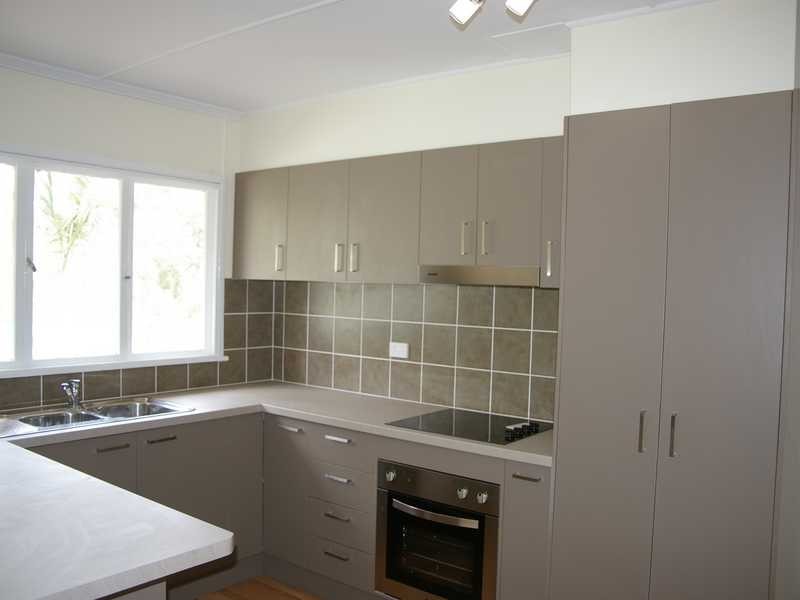 2 Whiting Street, Beachmere QLD 4510