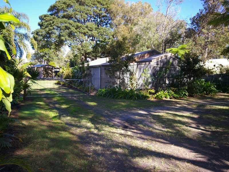 12 Elizabeth Street, Beachmere QLD 4510