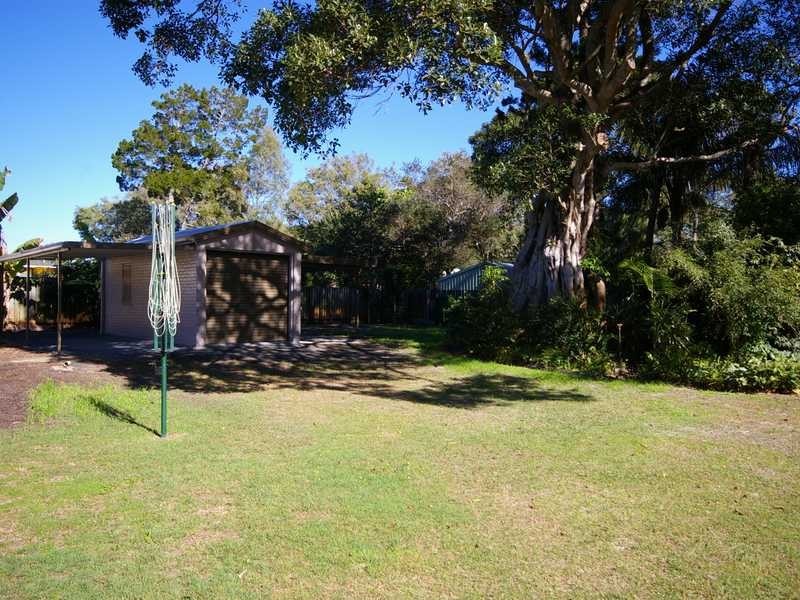 12 Elizabeth Street, Beachmere QLD 4510