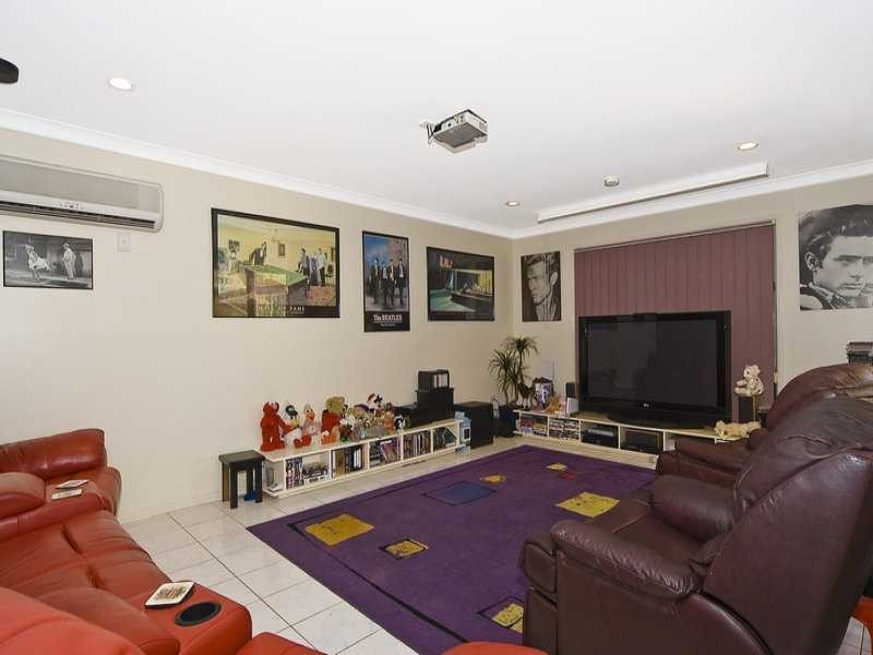 15 Cocos Drive, Ningi QLD 4511