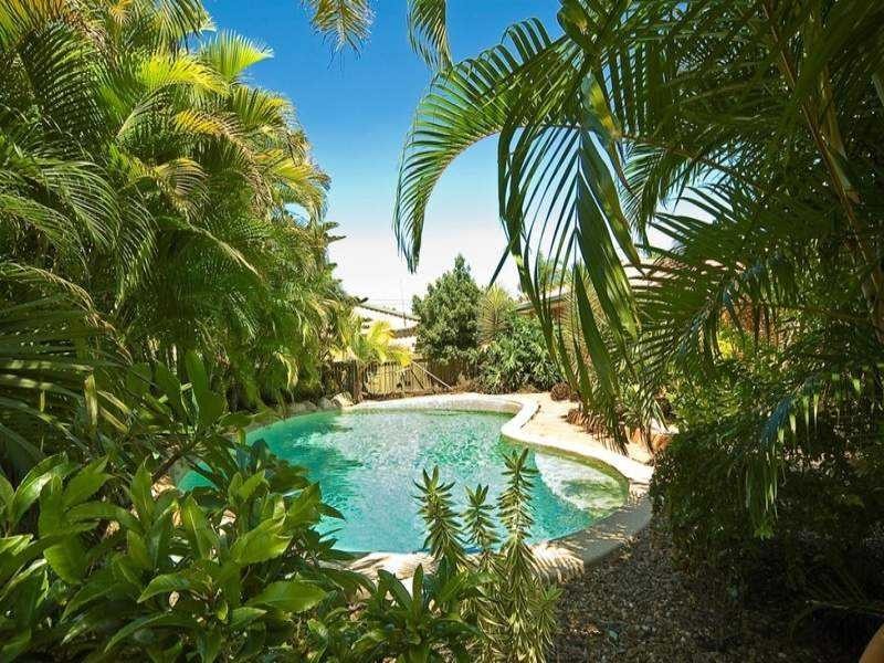 15 Cocos Drive, Ningi QLD 4511