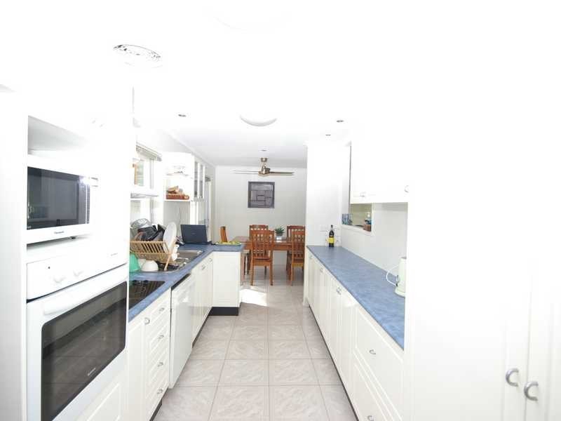 9 Grace Street, Beachmere QLD 4510