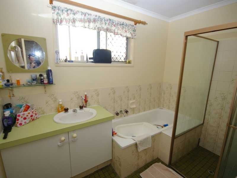 23 Moatah Drive, Beachmere QLD 4510