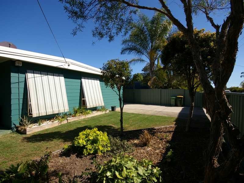 22 Gillian Street, Beachmere QLD 4510
