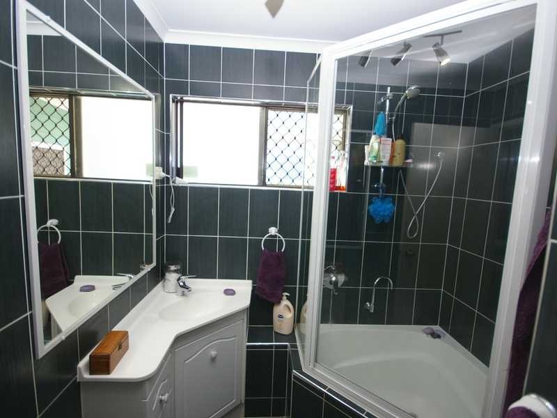 22 Gillian Street, Beachmere QLD 4510