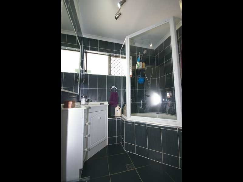 22 Gillian Street, Beachmere QLD 4510