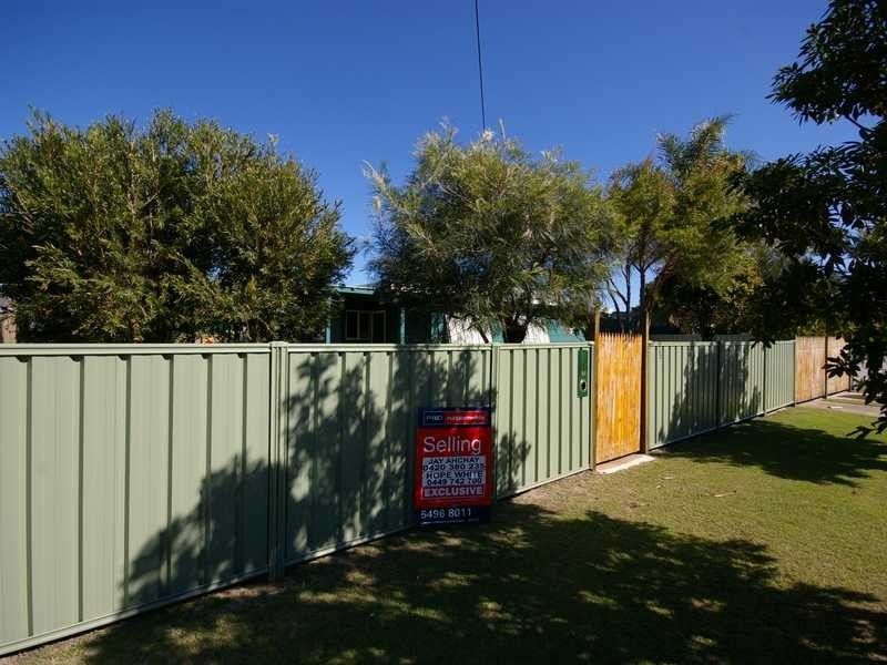 22 Gillian Street, Beachmere QLD 4510