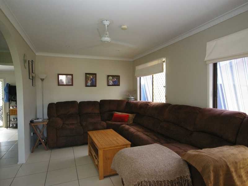 22 Gillian Street, Beachmere QLD 4510