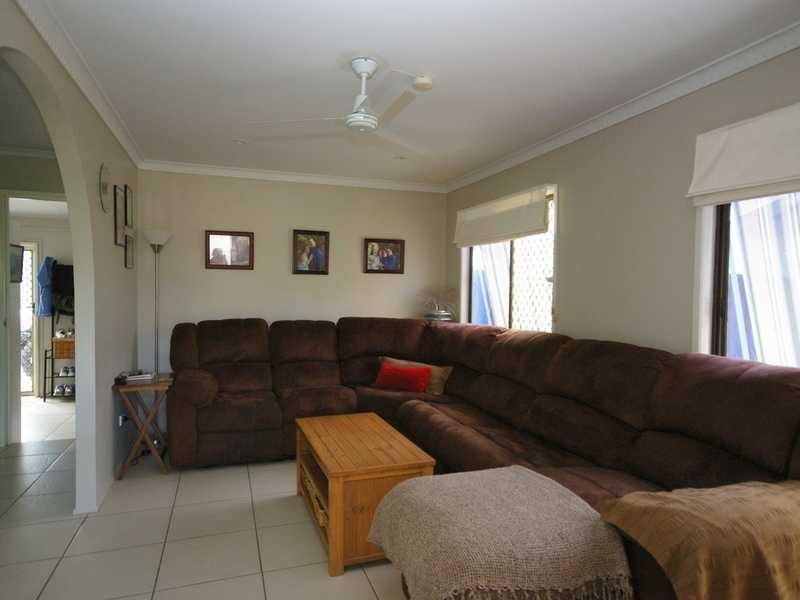 22 Gillian Street, Beachmere QLD 4510